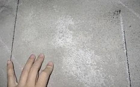 漆膜局部發(fā)白發(fā)花